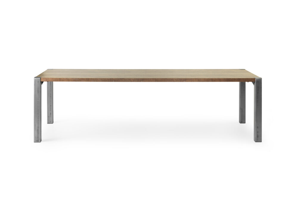 Loftowy stół z tworzywa imitującego drewno na metalowych nogach
